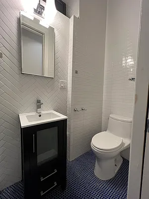 Rented by Avenues Real Estate | media 18