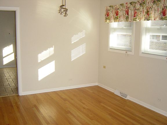 3rd image of 163 E Van Buren St APT 1
