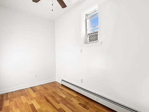 5th image of 411 17th St APT 4B