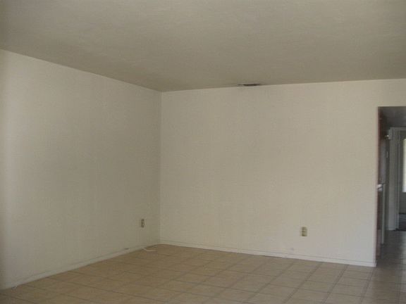 3rd image of 7000 N Half Moon Dr #B
