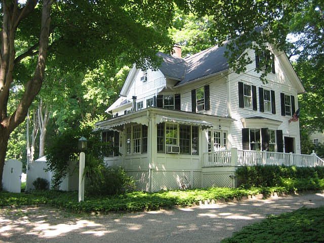 Charming 1890 Queen Anne Colonial