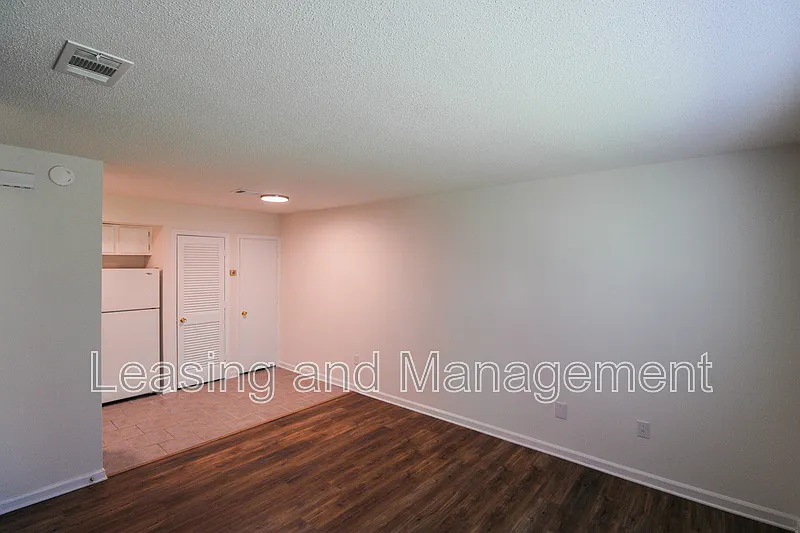 1 bed, 1.0 bath, 660 sqft, $1,350 — Photo 2