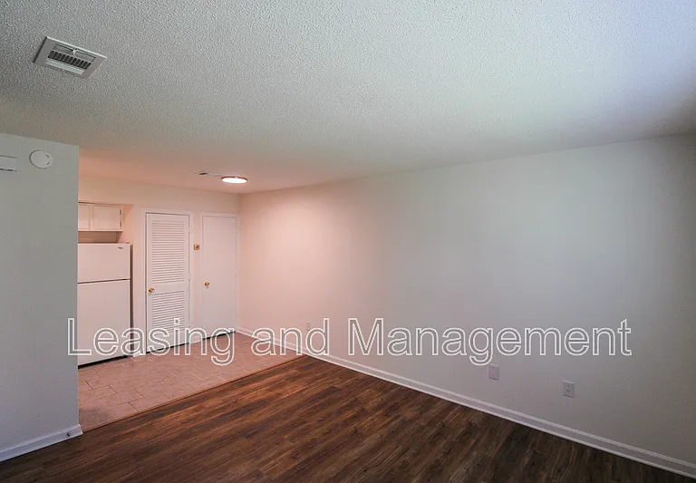 2494 Etiwan Ave #3-C — Photo 2