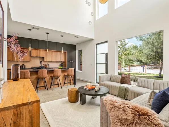 605 Brentwood St #1, Austin, TX 78752
