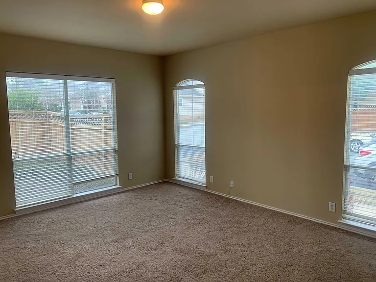 6735 Biscay Bay — Photo 10