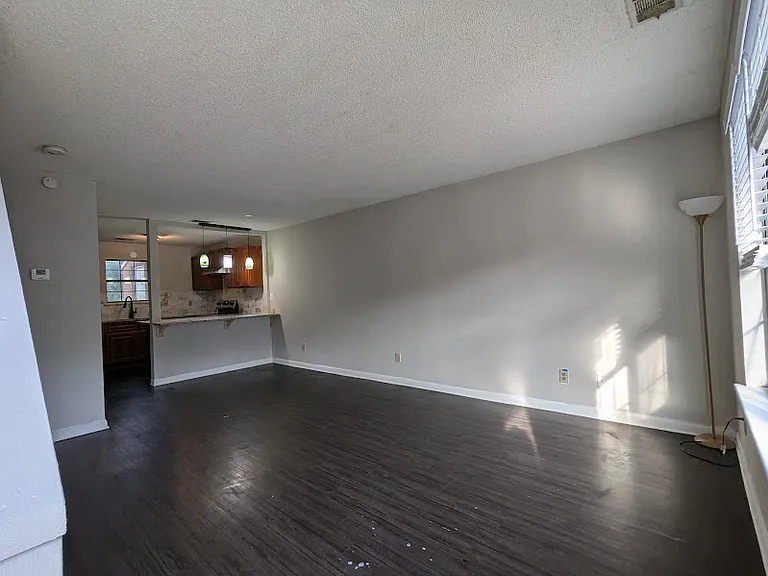 3728 Oakwood Hills Dr #B — Photo 10