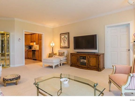 3rd image of 1175 Mill Crossing Dr APT 301
