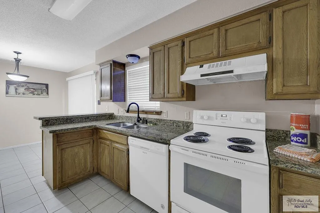 1602 Avocet Ave — Photo 2