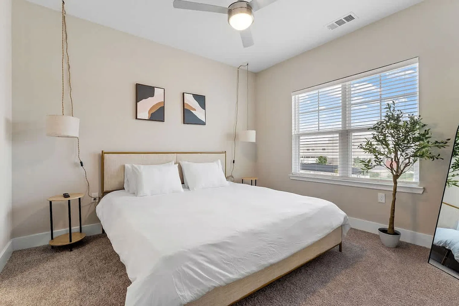 1 bed, 1.0 bath, $3,417 — Photo 2