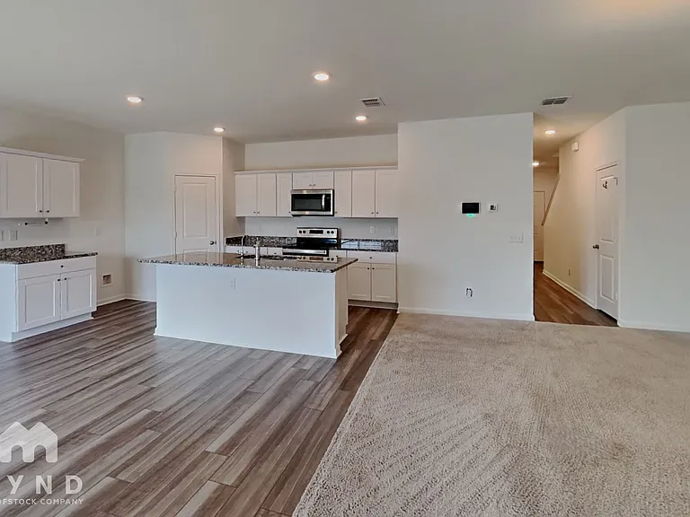 5924 Pearl Mdw — Photo 3