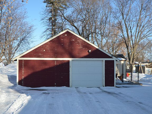 4th image of 516 Oswald Ave