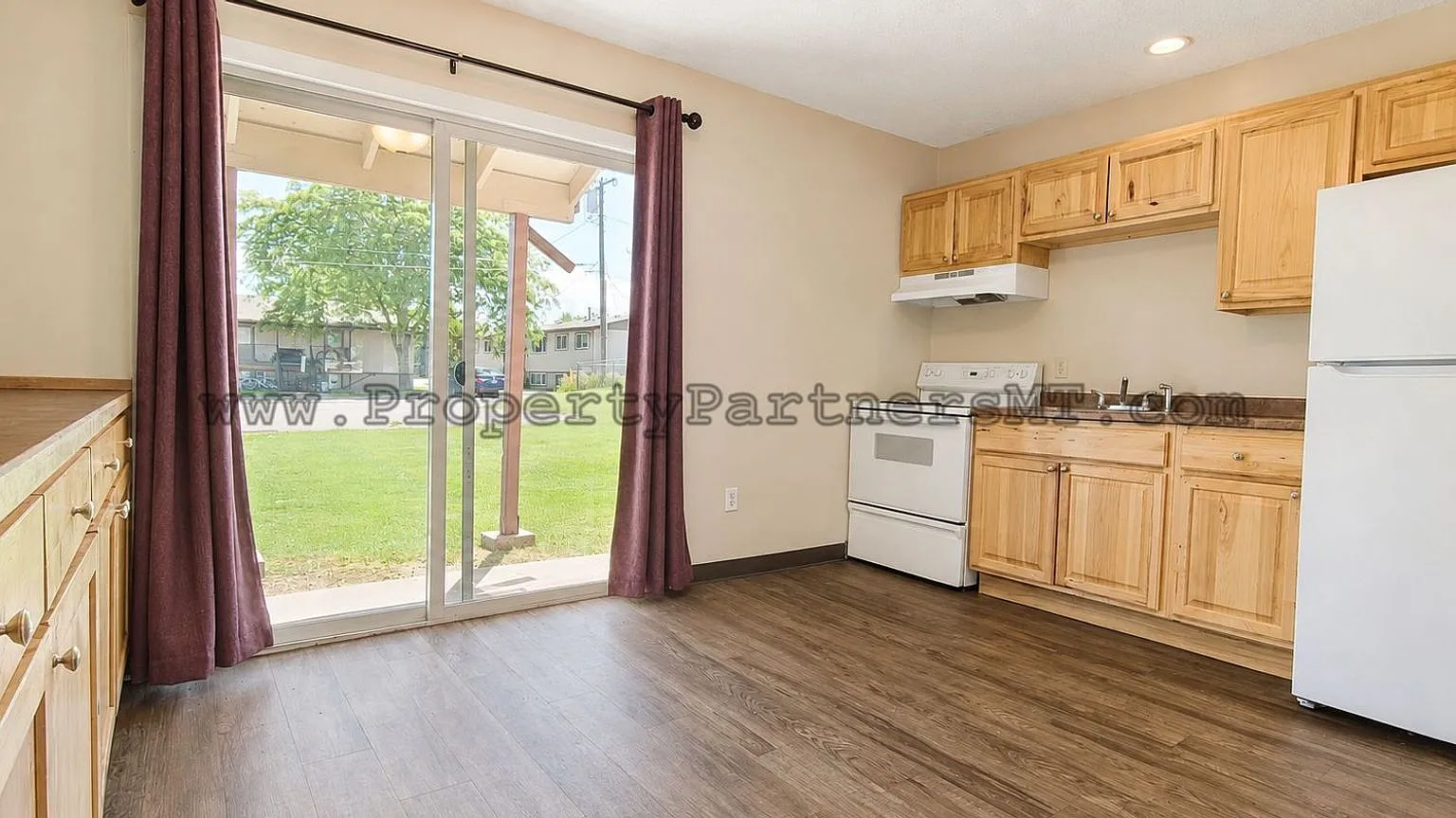 20th Ave 504 — Photo 3