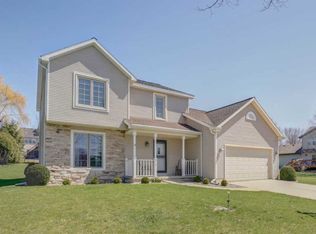 915 Kings Lynn Rd, Stoughton, WI 53589