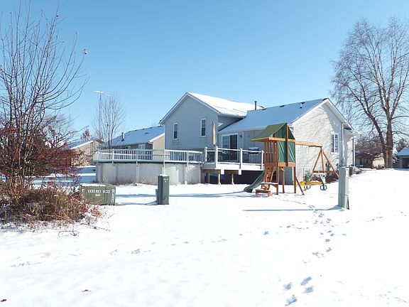 3rd image of 602 Hawkins Dr
