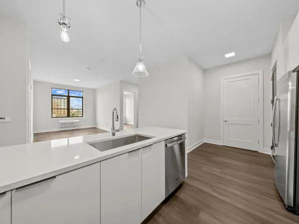 121 34th Street image 104 of 213