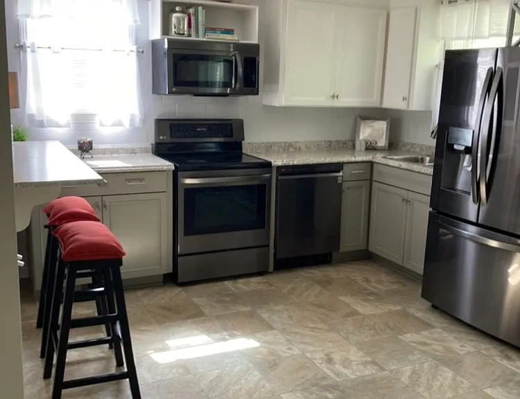 1110 Bell Grimes Ln — Photo 2