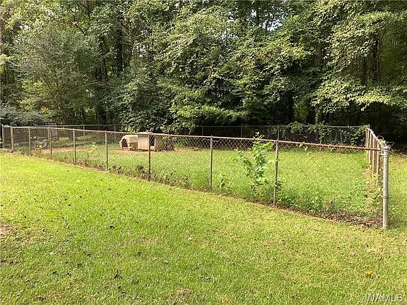 4th image of 15765 Cardinal Dr