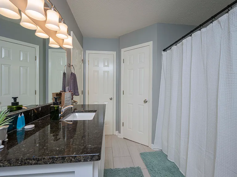 202 Caribou Trl — Photo 30