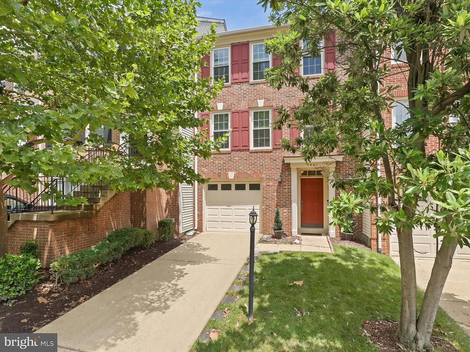 3 bed, 4.0 bath, 1684 sqft, $3,450 — Photo 1