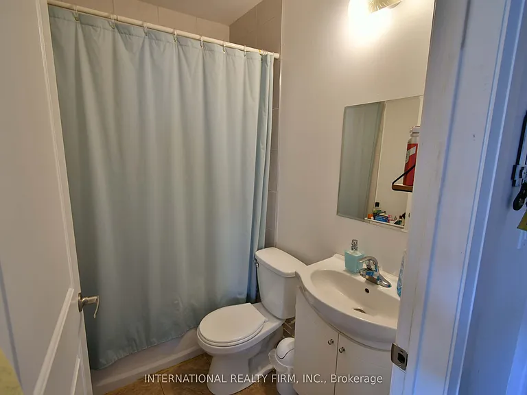 1262 Bloor St W #2A — Photo 6