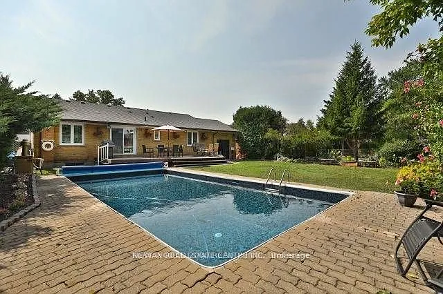 10 Suburban Dr — Photo 24