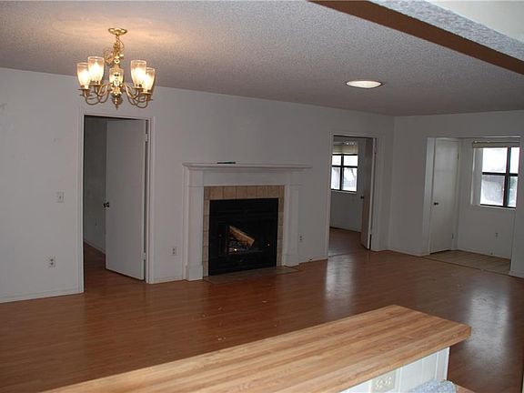 2nd image of 17 Mayfair Dr
