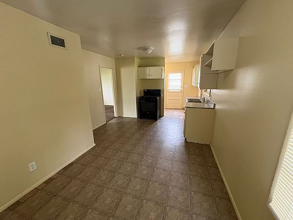 3rd image of 4080 Goldenrod Ct