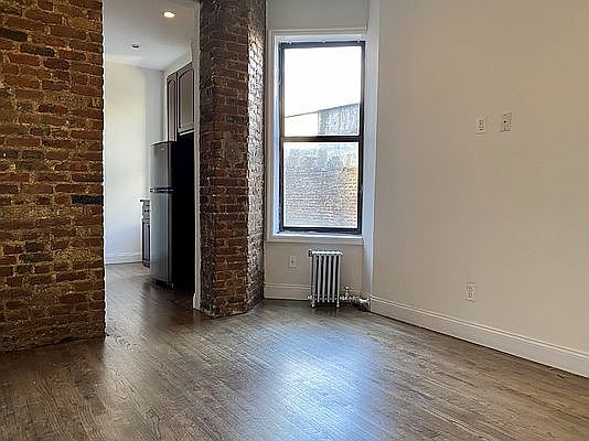 1st image of 215 E 4th St #12