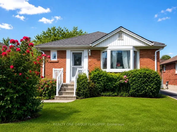 102 Edgecroft Rd, Toronto, ON M8Z 2C3