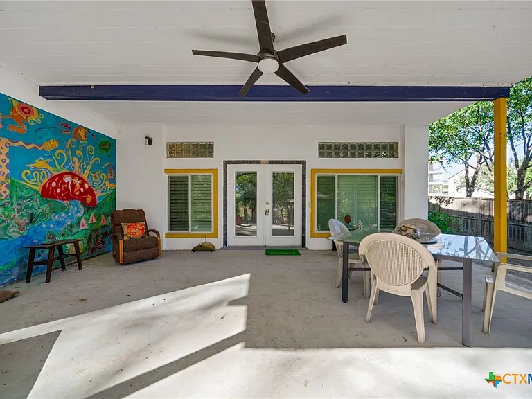 590 Cross River St — Photo 2