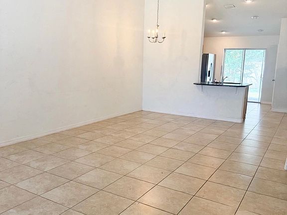 3rd image of 20 Rainstone Ln #B