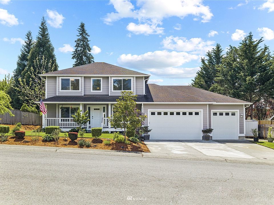 Beautiful turn-key home in Black Diamond