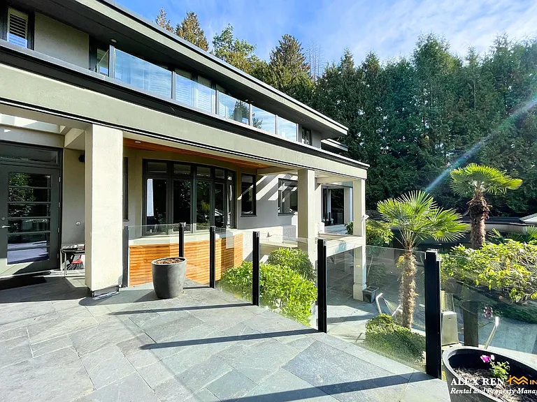 2838 SW Marine Dr — Photo 32