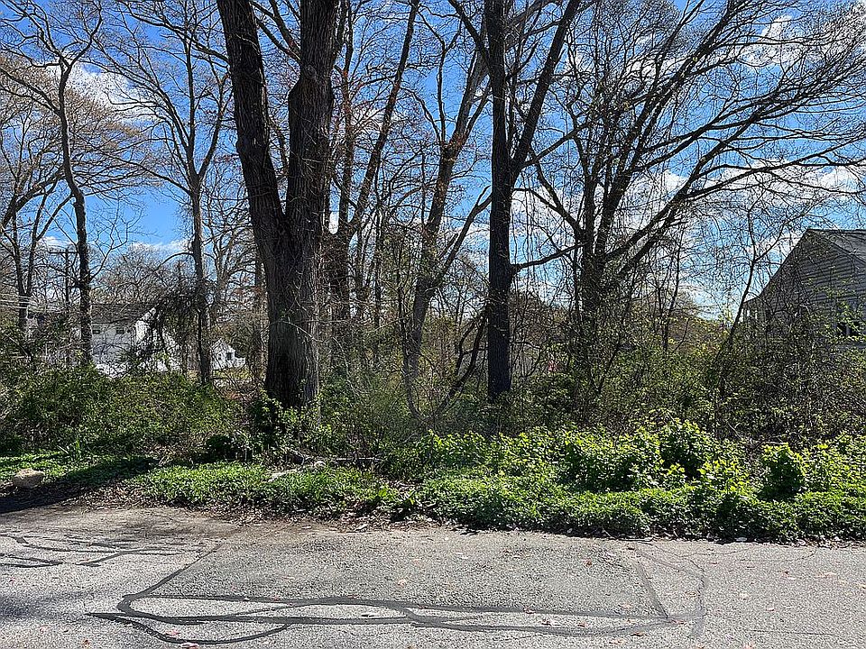 2nd image of 35 Hillcrest Rd