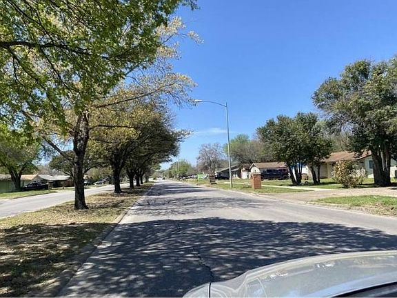 4th image of 2510 E Stassney Ln