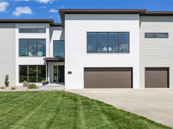 7492 Strader Rd, Summerfield, NC 27358