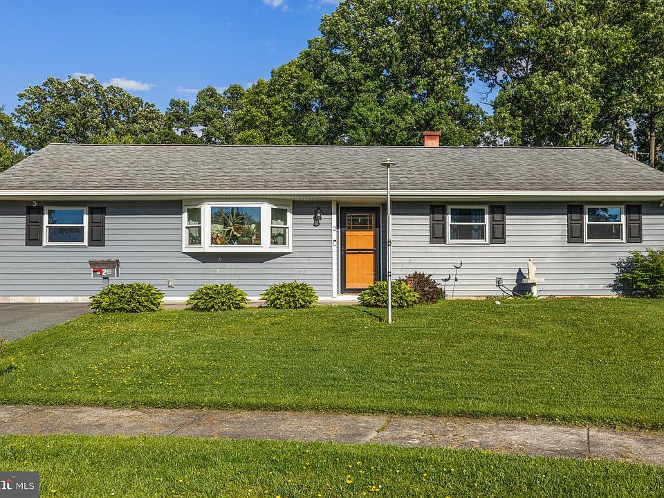 1st image of 2 Holloway Cir