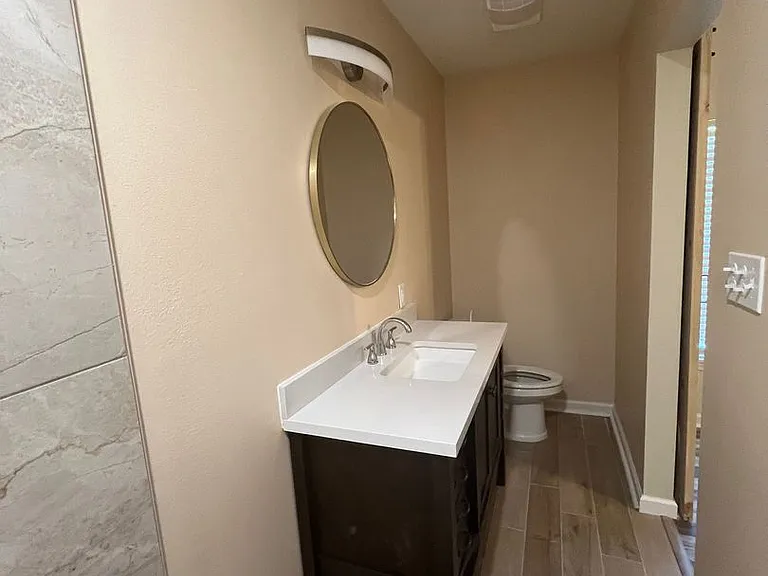 1002 Holly St — Photo 11