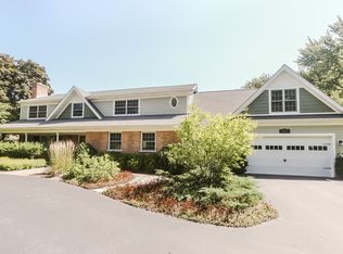 21275 N Crestview Dr, Barrington, IL 60010