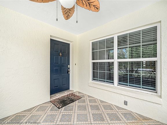 5th image of 1132 Peachtree Dr
