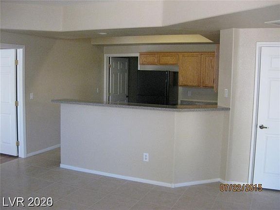 5th image of 5855 Valley Dr Unit 1102