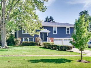 805 Heather Ln, Hoffman Estates, IL 60169