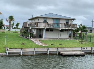 45 Front St, Rockport, TX 78382