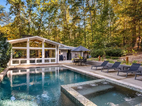 1812 Rolling Rd, Chapel Hill, NC 27514