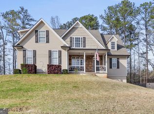 102 Hidden Brook Trl, Newnan, GA 30265