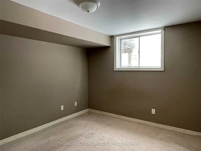 23 Loon Ave #LOWER — Photo 4