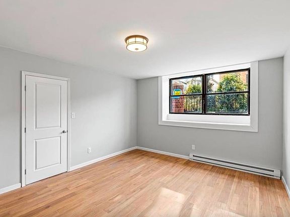5th image of 427 Kennedy Blvd APT 1B