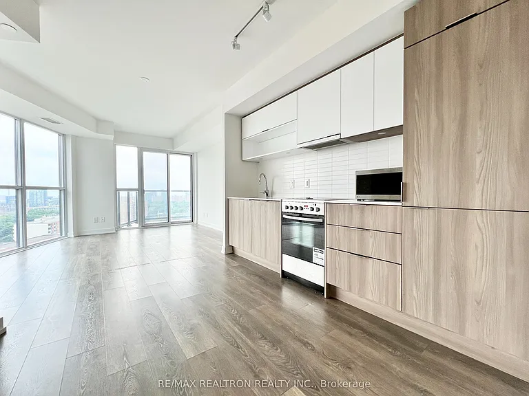 159 Wellesley St E #1204 — Photo 1