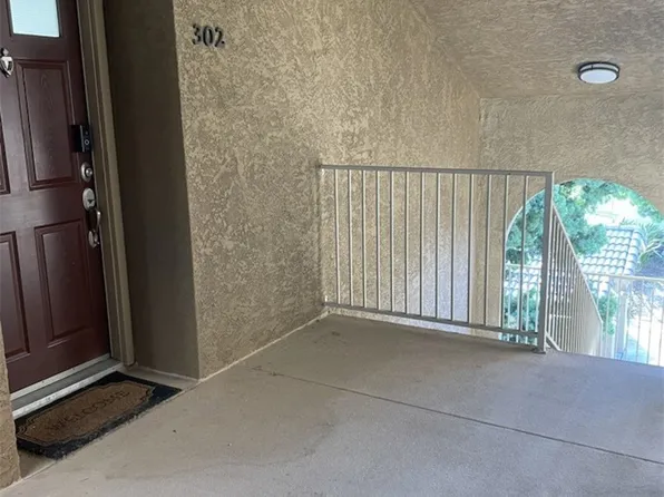 2350 Del Mar Way Unit 302, Corona, CA 92882