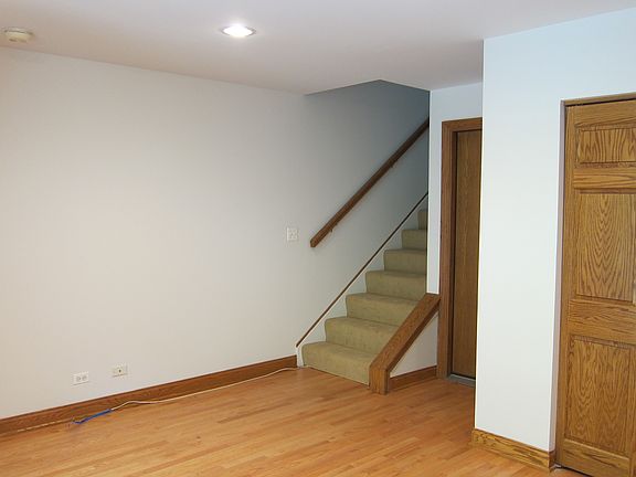 4th image of 672 Vernon Ave #672